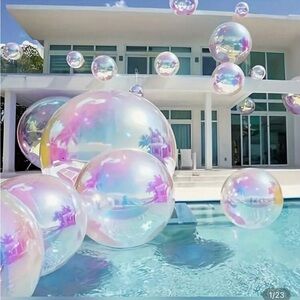 Pack of pool inflatables